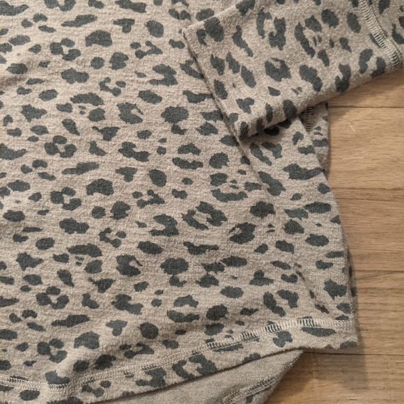 Abercrombie CozyAF Tee - Picture 4 of 6